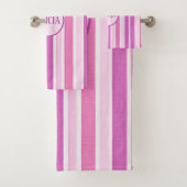 Roze en Fuchsia strepen Bad Handdoek (Insitu)