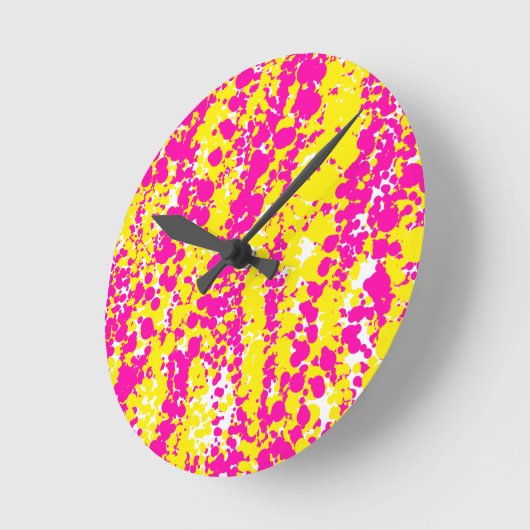 Roze en geel spatpatroon ronde klok (Hoek)