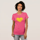 Roze en geel vervaagd versleten hart t shirt (Voorkant volledig)