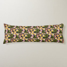 Roze en gele bloemen lichaamskussen