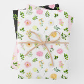 Roze en gele bloemen met gebladerte patroon inpakpapier vel (In situ)