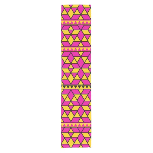 Roze en Gele Driehoeken Patroon Korte Tafelloper (Voorkant)