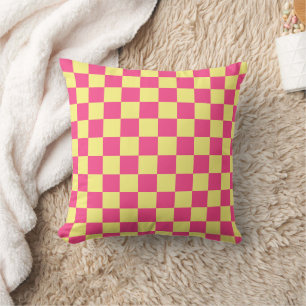 Roze en gele geruite print kussen
