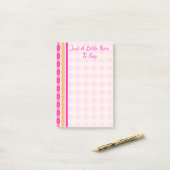 Roze en Gele Geschilderde Diamanten Post-it® Notes (Op bureau)