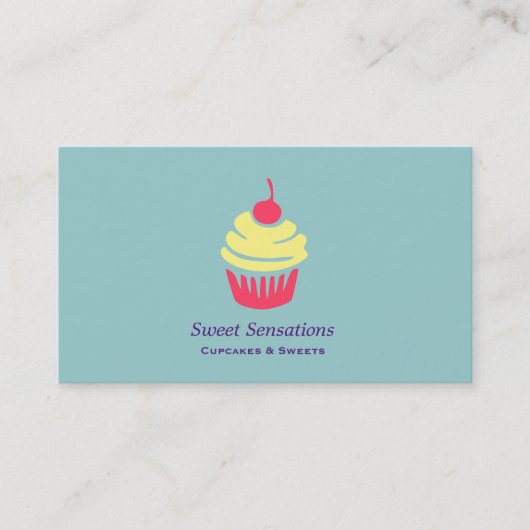 Roze en gele koekjes met Cherry op Bovenkant Visitekaartje (Voorkant)