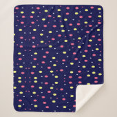 Roze en Gele Polka Dots op Navy Blue Sherpa Deken (Voorkant)