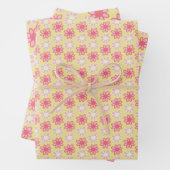 roze en gele retro bloem inpakpapier vel (In situ)