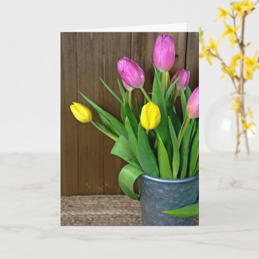 Roze en gele tulpen in emmer kaart (Gele Bloem)