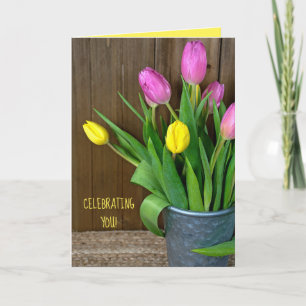 roze en gele tulpen in emmer verjaardag kaart