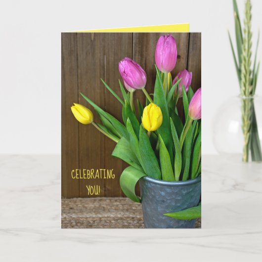 roze en gele tulpen op bucket - verjaardag kaart (Voorkant)