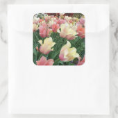 Roze en gele tulpen vierkante sticker (Tas)