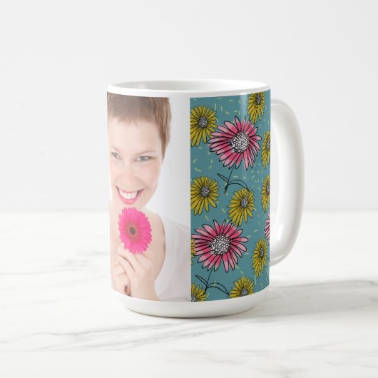 Roze en gele Whimsical Daisy Custom Photo Koffiemok (Voorkant rechts)