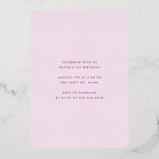 Roze en Gold Girl's First Birthday Confetti Folie Uitnodiging (Achterkant)