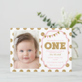 Roze en gouden 1e verjaardag uitnodiging (Staand voorkant)