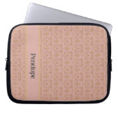 Roze en Gouden Damast Gepersonaliseerd Laptop Sleeve (Voorkant)