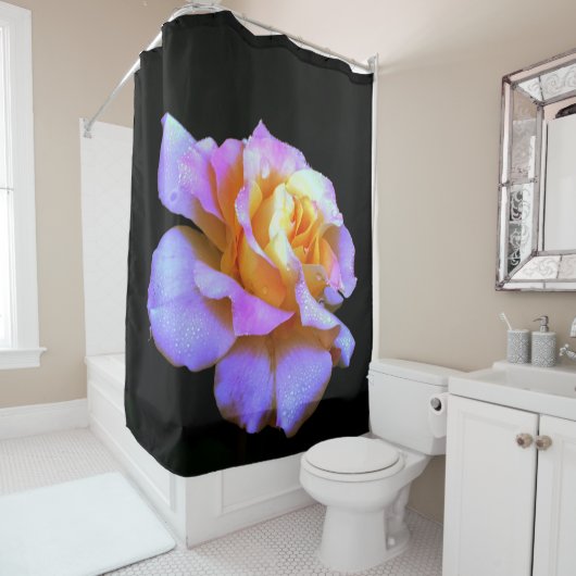 Roze en gouden Rozen douchegordijn (In situ)