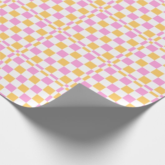 Roze en gouden ruitjes cadeaupapier (Hoek)