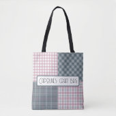Roze en grijs geruite patchwork gepersonaliseerd T Tote Bag (Voorkant)