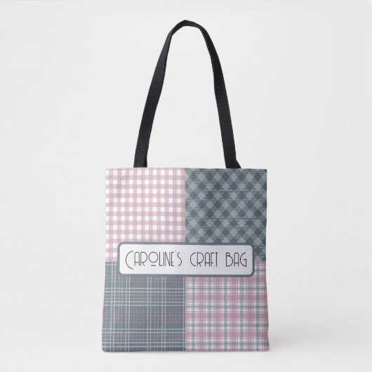 Roze en grijs geruite patchwork gepersonaliseerd T Tote Bag (Voorkant)