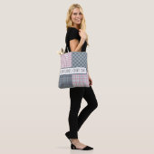 Roze en grijs geruite patchwork gepersonaliseerd T Tote Bag (Op model)