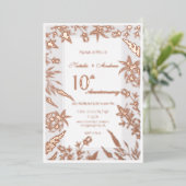 Roze en grijs Wildflower Jubileum Folie Uitnodiging (Staand Voorkant)