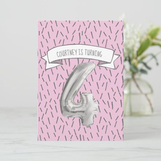 Roze en grijze ballonmeisjes 4e verjaardagsfeestje kaart (Staand voorkant)