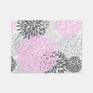Roze en grijze, bloemen babymandje fleece deken