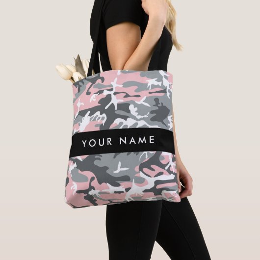 Roze en Grijze Camouflage Jouw naam Personaliseren Tote Bag (Dichtbij)