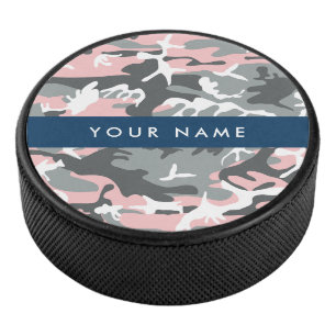 Roze en grijze camouflage personaliseer je naam hockey puck
