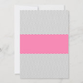 Roze en grijze Chevron Baby Shower Invitaties Kaart (Achterkant)