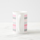 Roze en grijze gestreept monogram porselein kop (Achterkant)