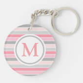 Roze en grijze gestreepte monogram sleutelhanger (Achterkant)