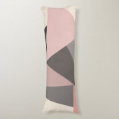 Roze en grijze Mid-eeuwse Moderne Geometrisch Lichaamskussen (Voorkant Verticaal)