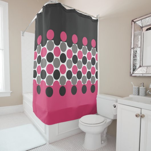 Roze en grijze Polika Dot Douchegordijn (In situ)