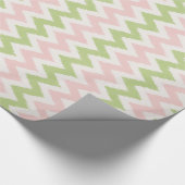 Roze en groen geometrisch chevron-patroon cadeaupapier (Hoek)