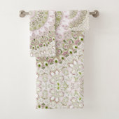 Roze en Groene Bloemen Mandala Patroon Ontwerp Bad Handdoek (Insitu)