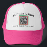 Roze en Groene Bruid Bachelorette Party QR Betalin Trucker Pet<br><div class="desc">Een veel veiligere manier om vreemden, vrienden of familie de bruid te laten kopen als drink op haar vrijgezellenavond, deze schattige trucker hoed met bewerkbare tekst en een scanbare QR-code opgezet met een aangepaste betalingsoptie. Een preppy lijst van roze en groen is een opvallend en leuk extraatje voor de avondfestiviteiten...</div>