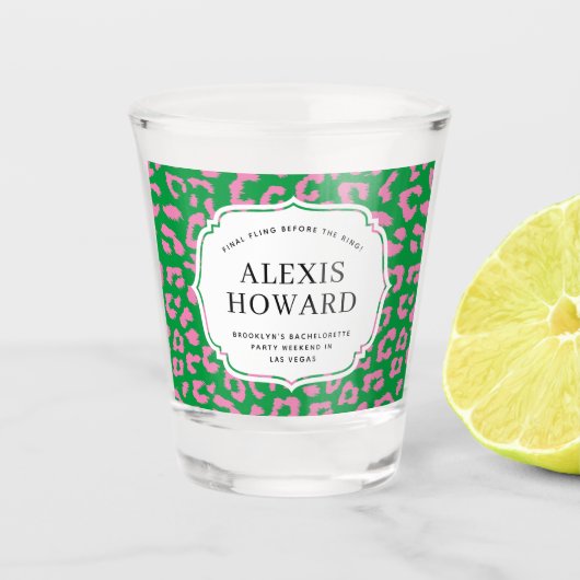 Roze en Groene Dierenprint Bachelorette Party Shot Glas (Voorkant)