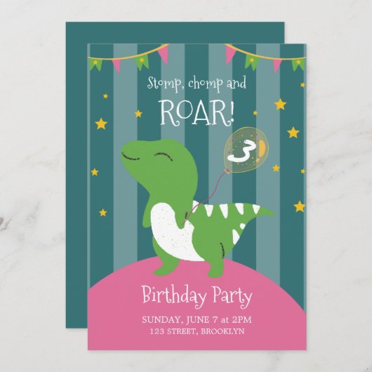 Roze en Groene Dinosaurus Verjaardagsfeestuitnodig Kaart (Voorkant / Achterkant)