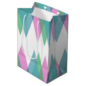 Roze en groene driehoeken medium cadeauzakje (Voorkant Gekanteld)