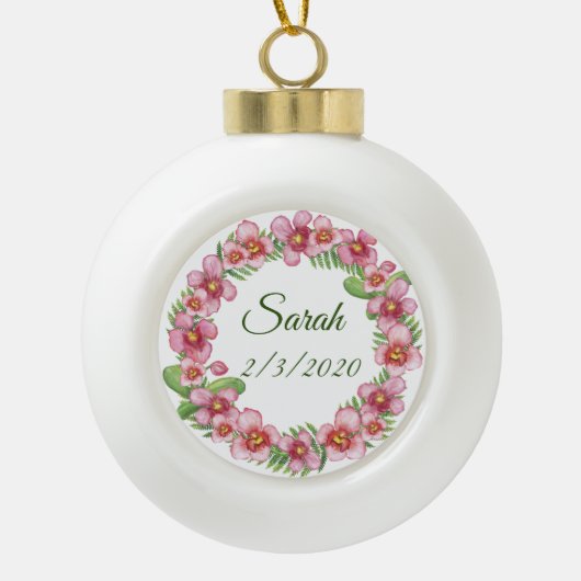 Roze en groene Floral Wreath gepersonaliseerd Keramische Bal Ornament (Voorkant)