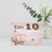 Roze en groene hartblad boom tafelnummer (Staand voorkant)
