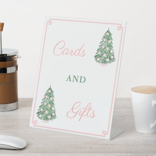 Roze en groene kerstboomkaarten en cadeautjes reclamebord met voetstuk (Insitu)