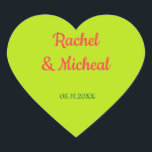 Roze en Groene Lovely Wedding Hart Sticker<br><div class="desc">Een trendy manier om uw trouwbureau aan te vullen,  kenmerkt deze hartvormstickers een groene achtergrond met  roze en groene doopvont.   Pas jouw naam en trouwdatum in roze doopvont aan. Pas vandaag je trouwstickers aan!

Wedding Sticker Design: Weddenschappen door Rhoadie</div>