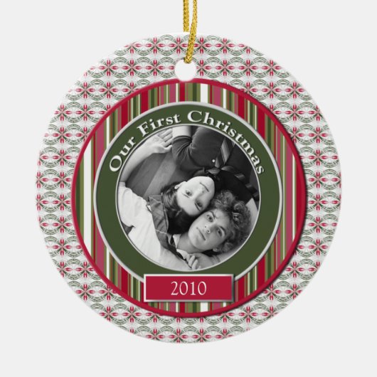 Roze en Groene Onze eerste kerstversiering Keramisch Ornament (Voorkant)