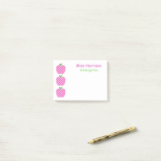 Roze en Groene Polka Dot Appels Post-it® Notes (Op bureau)