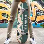 Roze en Groene Retro Moderne Abstracte Marmeren Sw Persoonlijk Skateboard<br><div class="desc">Opvallen in het schaats met onze Pink And Green Retro Modern Abstract Marble Swirl Skateboard! Dit opvallende ontwerp heeft wervelende patronen in roze en groene tinten, geïnspireerd door retro en moderne abstracte kunst. Perfect voor skateboarders die houden van unieke en artistieke design, dit bord combineert stijl en functionaliteit. Dit skateboard...</div>