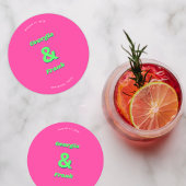 Roze en groene verlovingsfeest of bruiloft ronde kartonnen onderzetter