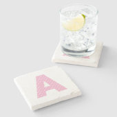 Roze en kleine witte polkadot vette A monogram Stenen Onderzetter (Zijkant)