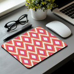 Roze en koraal Tribal Ikat Muismat<br><div class="desc">Aztec Tribal Ikat Chevron Pattern</div>